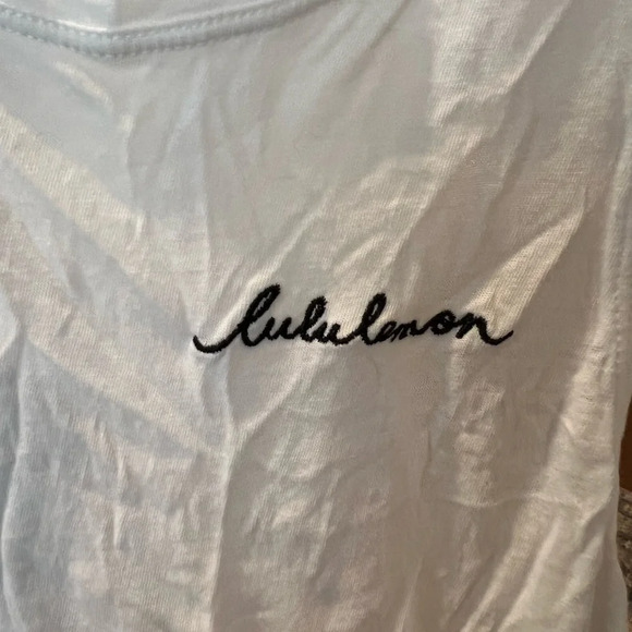 Lululemon logo all tied up tank size 4 - Picture 3 of 5